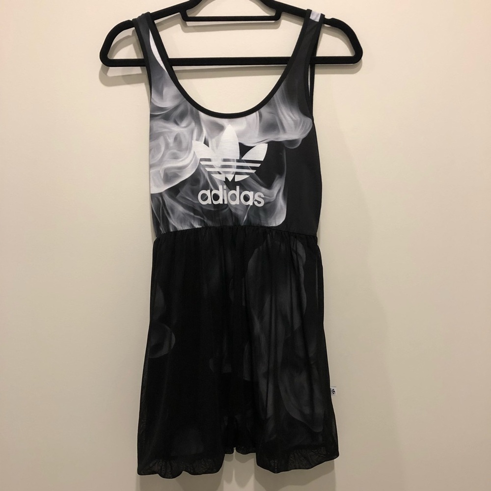 Adidas Dress XS